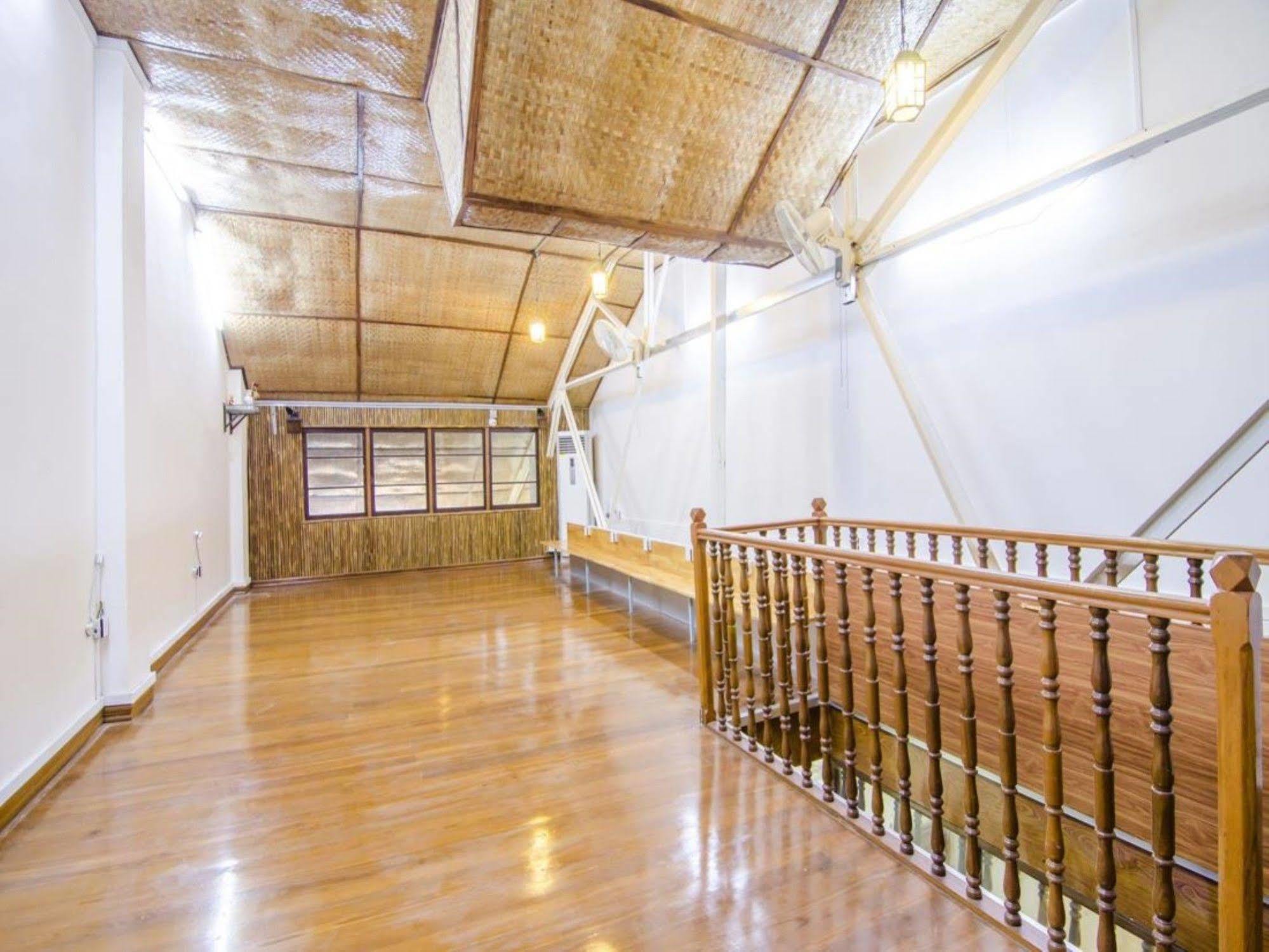Min Galar Par Hostel Rangoon Buitenkant foto